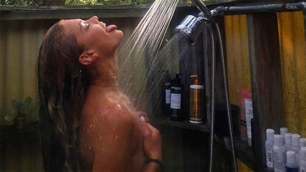nina-agdal-outdoor-shower.jpg